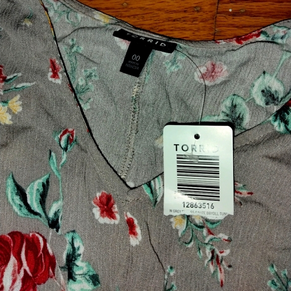 Gauze babydoll top Torrid floral tunic high low size 00 or size 10 women NEW - Picture 3 of 6